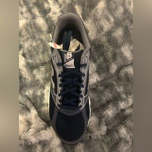 NWT New Balance Women’s Size 12 D running shoe **right only**